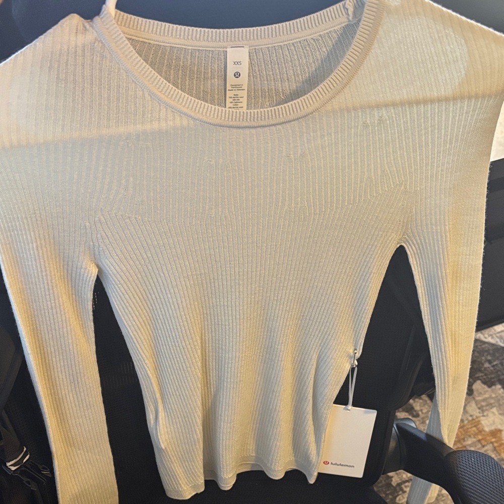 Lululemon Athletica Light Gray Ribbed Top
